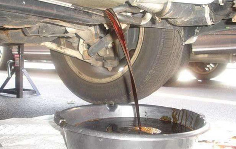 What can be done with old engine oil?